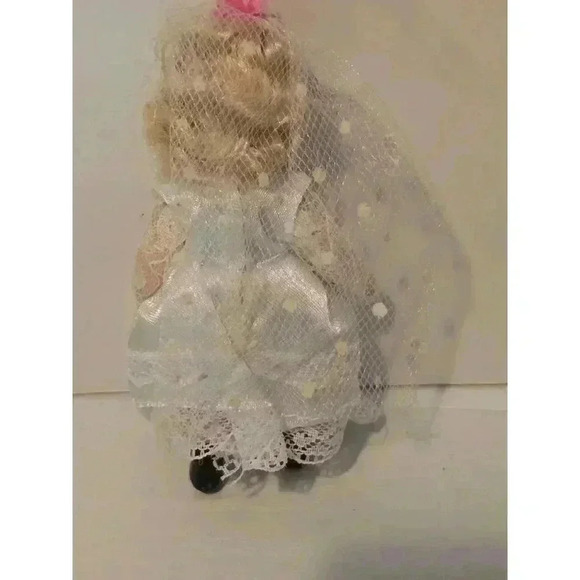 Unbranded porcelain Doll White‎ Pink - Picture 4 of 5